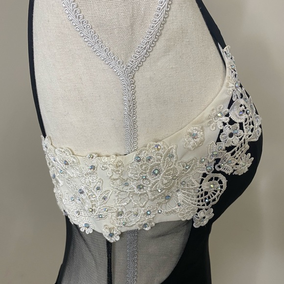 Dave and Johnny Black long dress with sheer panel - Picture 9 of 12